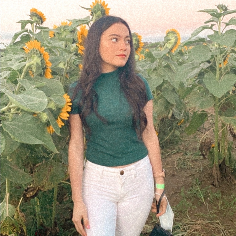 Meet your Posher, Adriana